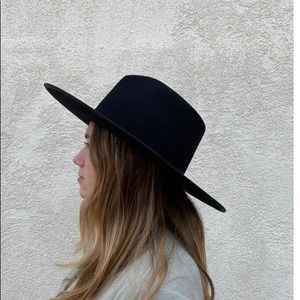 Olive and Pique wide brimmed hat